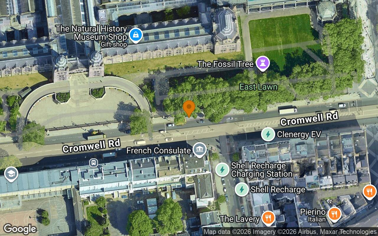Cromwell Road, eastbound (Cromwell Road, Kensington, Natural History Museum)